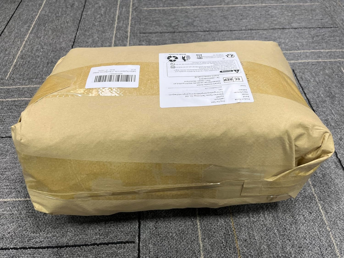 Elevated Memory Foam Dog Booster Car Seat for Small to Medium Dogs, Fully Detachable and Washable with Safety Leashes and Anti-Slip Base (Black/Grey, Medium)