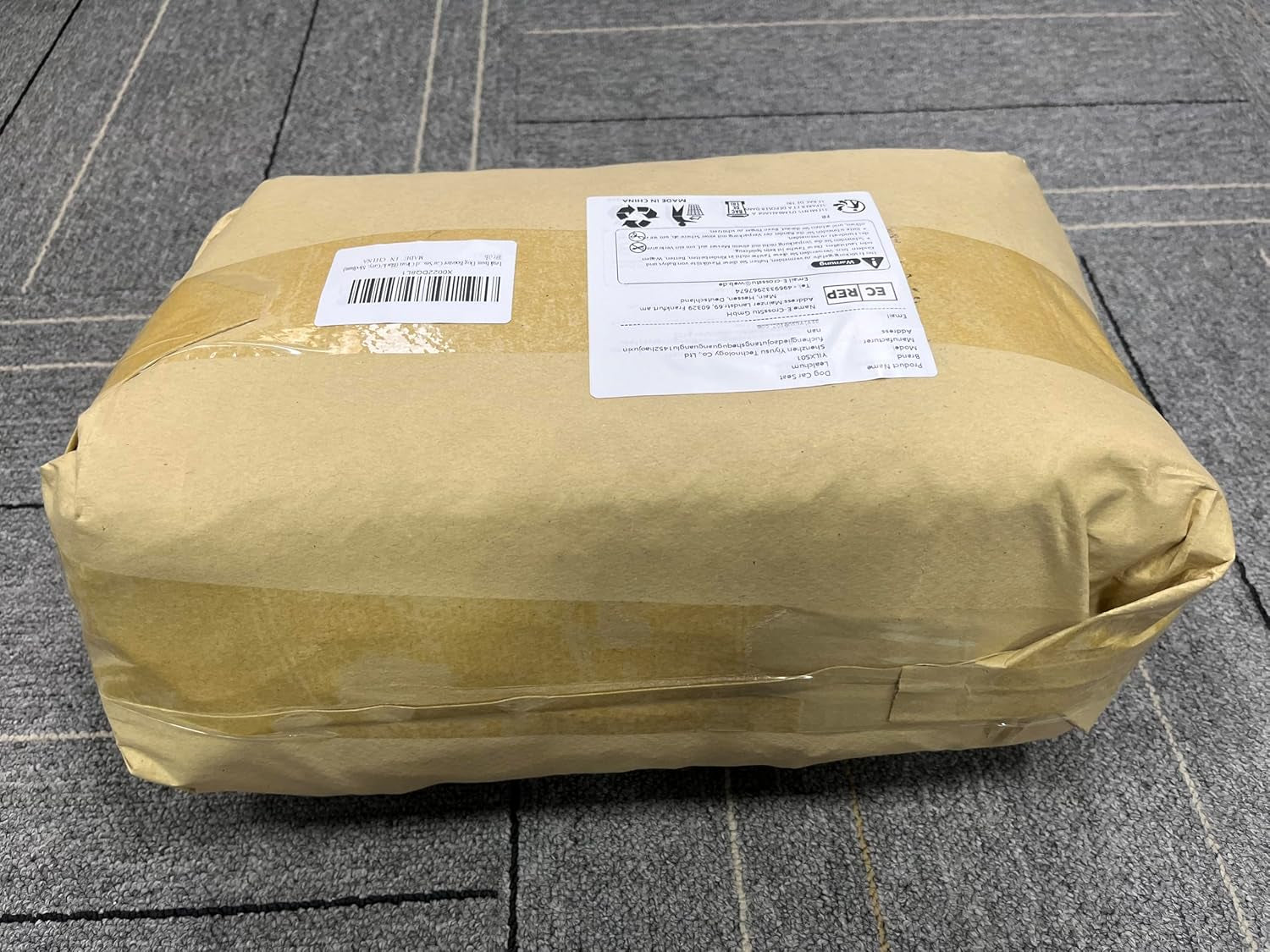 Elevated Memory Foam Dog Booster Car Seat for Small to Medium Dogs, Fully Detachable and Washable with Safety Leashes and Anti-Slip Base (Black/Grey, Medium)