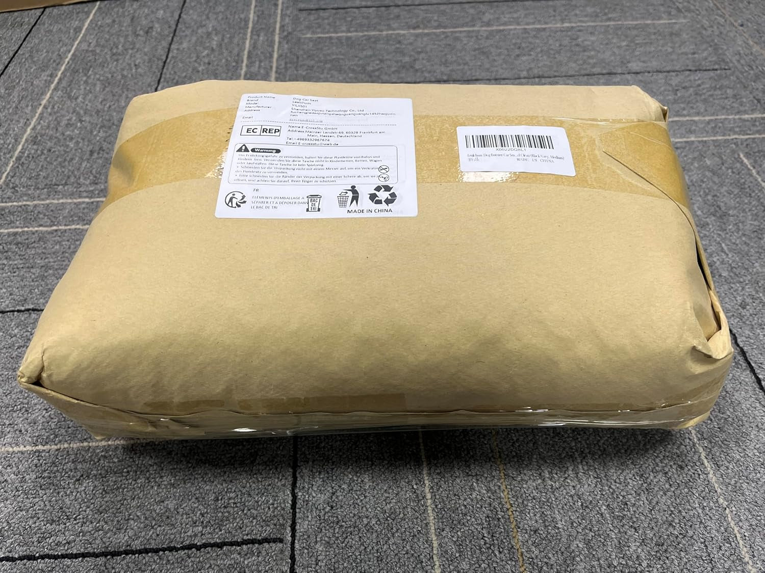 Elevated Memory Foam Dog Booster Car Seat for Small to Medium Dogs, Fully Detachable and Washable with Safety Leashes and Anti-Slip Base (Black/Grey, Medium)